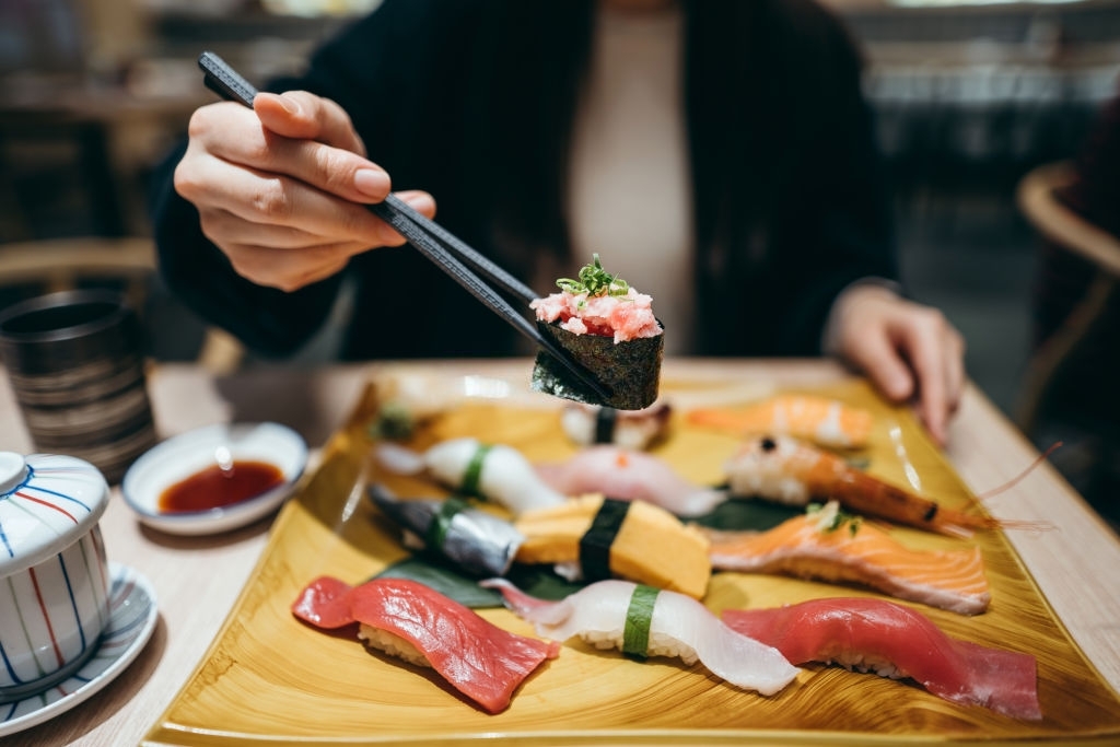  Makanan yang Harus Dihindari Ibu Hamil