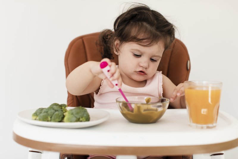 6 Jenis Makanan Bayi 1 Tahun yang Pasti Disukai Si Kecil