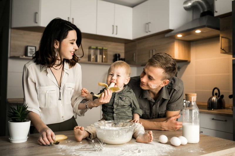 Panduan Memberi Makanan Bayi 8 Bulan untuk para Orang Tua