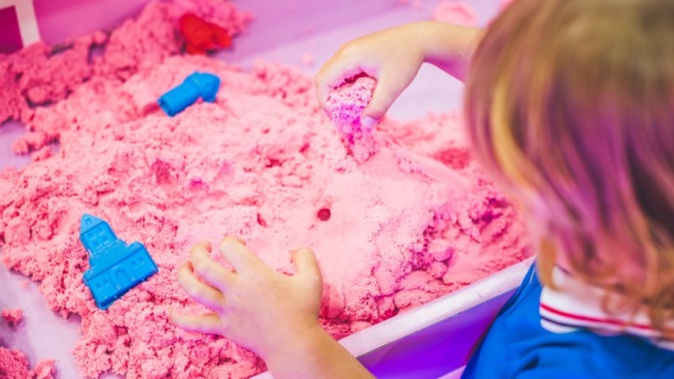 Kinetic Motion Play Sand: Mainan Pasir Kinetik untuk Anak