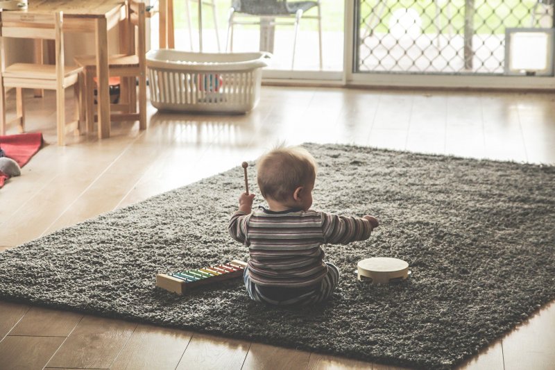 Apa Pentingnya Mengenalkan Mainan untuk Anak 1 Tahun?