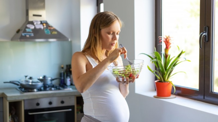 Moms Hati-Hati! Makanan Berisiko Kontraksi yang Biasa Dikonsumsi