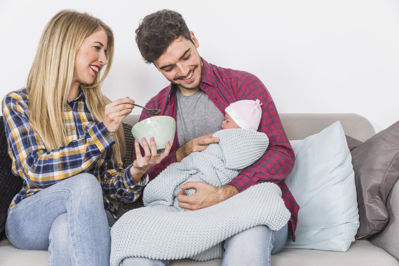 Pilihan Resep Bubur MPASI Bayi 6 Bulan yang Bergizi dan Disukai si Kecil