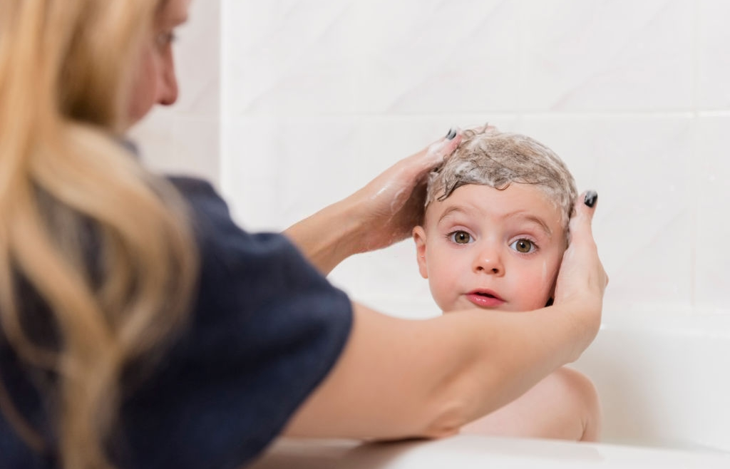 Oh, Begini Ternyata Cara Menebalkan Rambut Anak yang Aman!