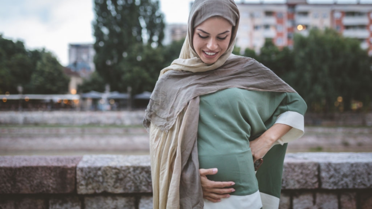 Penting! Gunakan Pakaian Anti Panas Ibu Hamil Hijab yang Nyaman