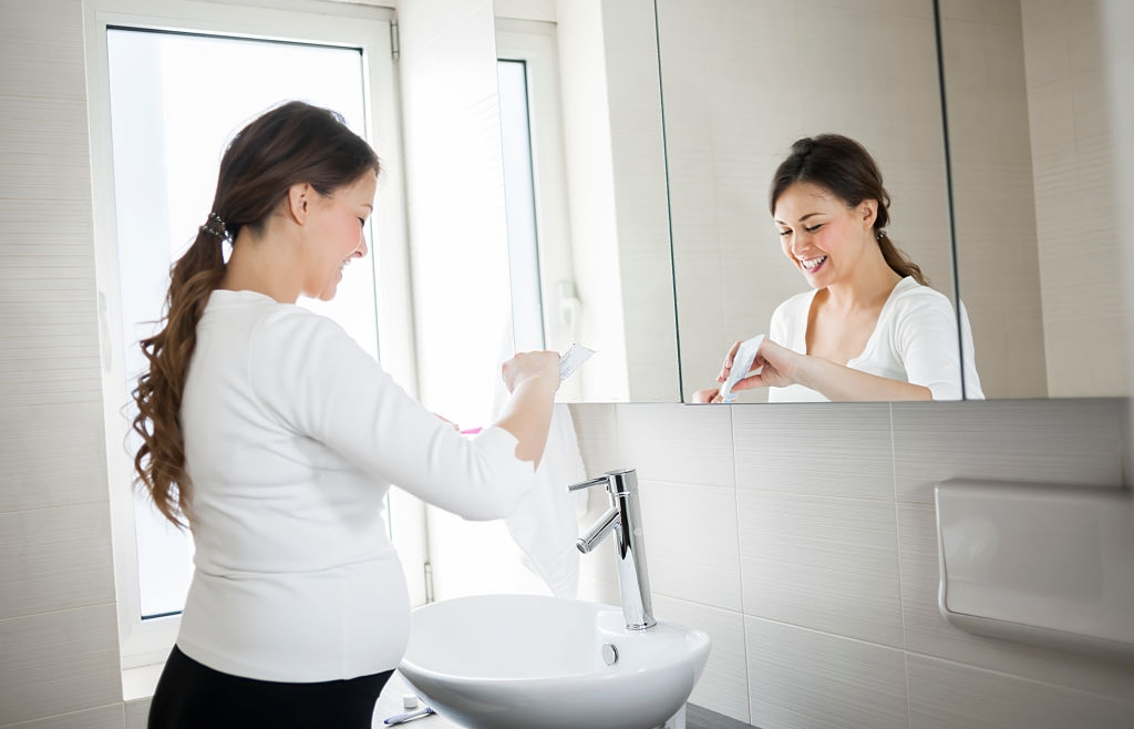 Penting! Bahan Krim Muka Ibu Hamil yang Wajib Moms Dihindari