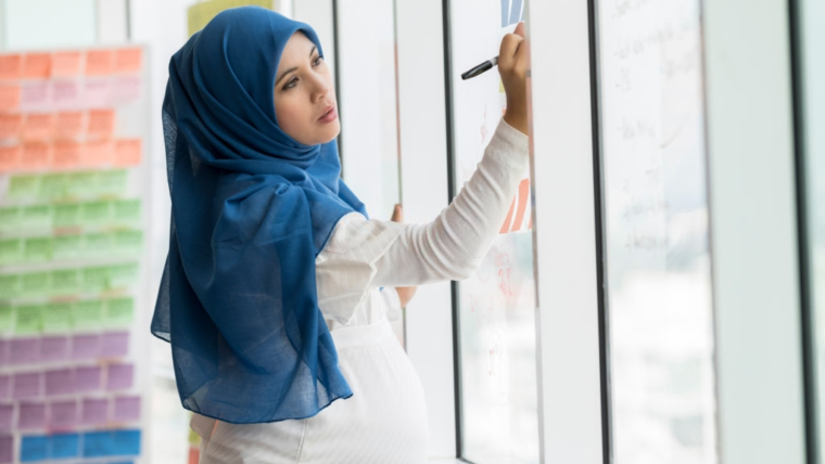 Perhatikan Moms! Tips Mencari Pakaian Anti Panas Ibu Hamil Muslimah