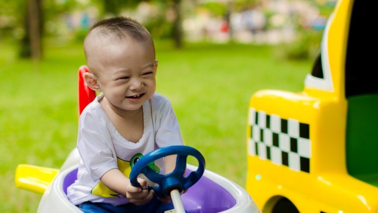 Check List Sebelum Membeli Mobil Mainan Anak yang Bisa Dinaiki