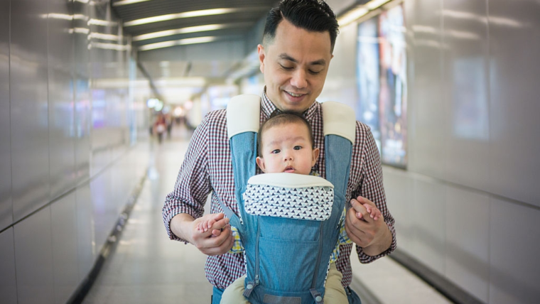 Rekomendasi Gendongan Bayi Kain yang Ergonomis dan Sehat untuk si Kecil