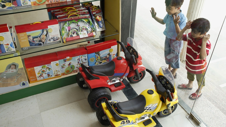 Jenis dan Harga Motor Mainan Anak untuk Hadiah Si Kecil