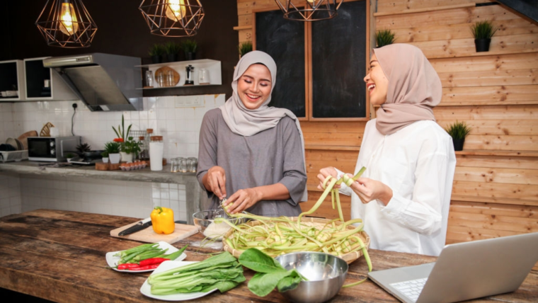 Sambut Lebaran, Simak Cara Membuat Ketupat Empuk & Tahan Lama!