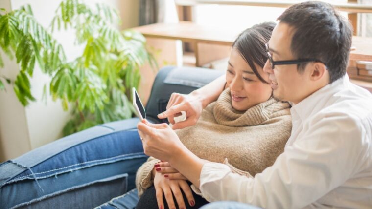 Moms Sedang Cari Nama Anak Bayi Laki-Laki? Gunakan Aplikasi ini