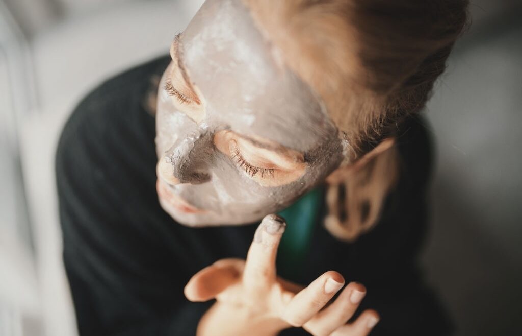 Masker Wajah Alami untuk Kulit Kering yang Aman dan Mudah Dibuat