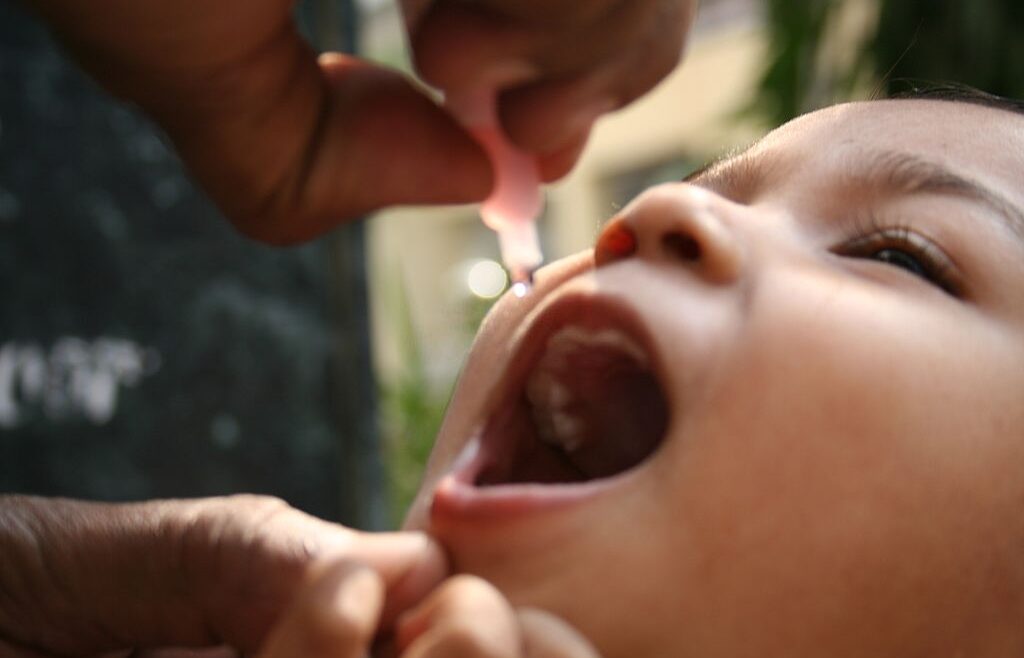 Ini yang Moms Perlu Ketahui Tentang Imunisasi Vaksin Polio Bagi Buah Hati