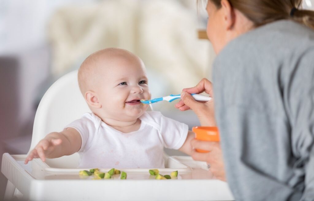 Moms, Ini Dia Contoh Menu MPASI 6 Bulan Pertama Terbaik untuk Si Kecil