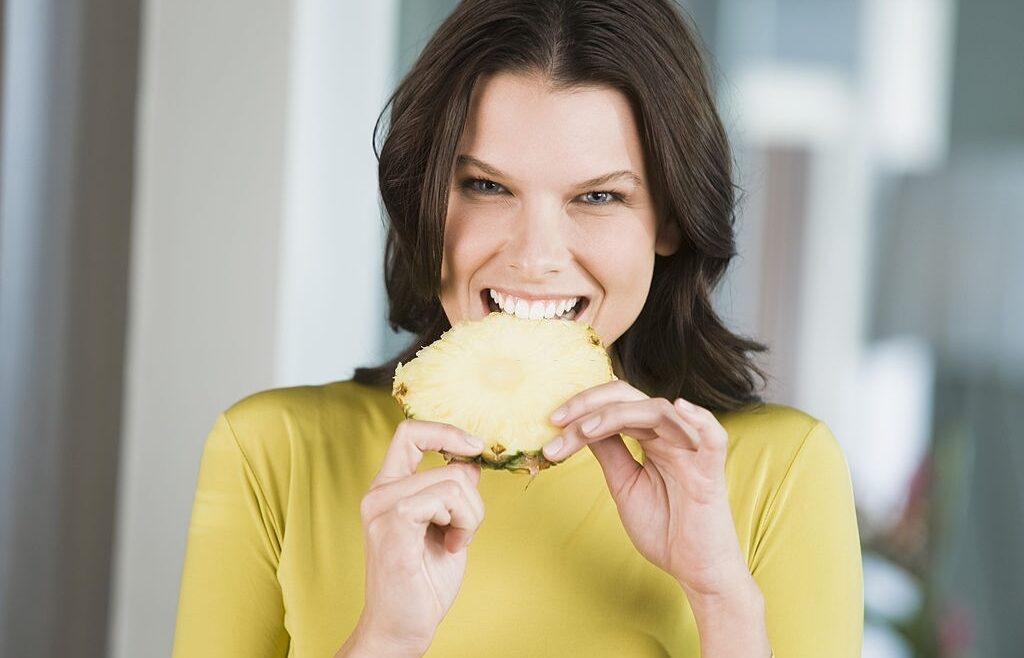 Bolehkah Ibu Hamil Makan Nanas? Cek Faktanya Moms!